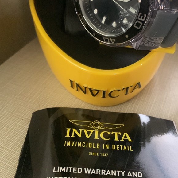 HOST PICK NEW INVICTA mens watch /Helmet case NWT PRICE FIRM already reduced - Picture 9 of 11